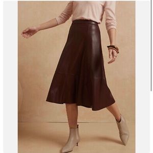 Banana Republic vegan faux leather midi skirt,Bordeaux kiss color, 00 petite